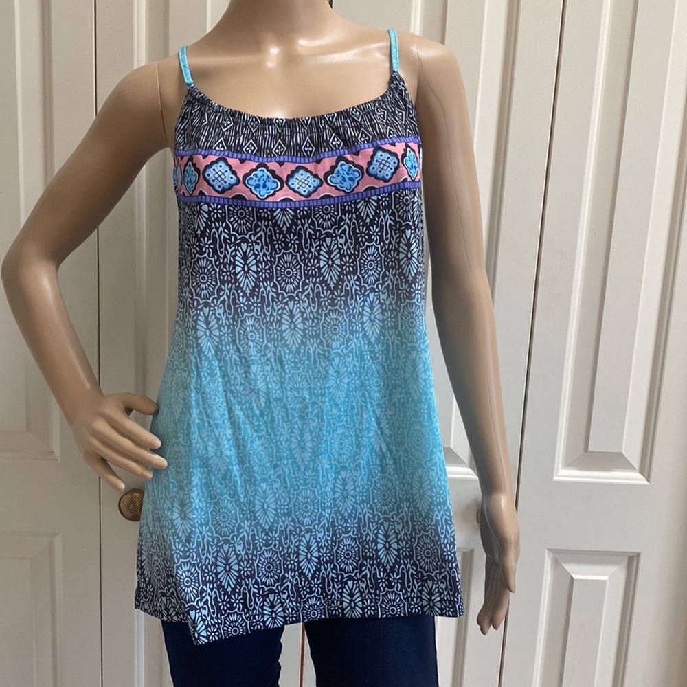 NWT Simple Favor Womens Size M Tank Top. Ombré teal and black. Great Pattern.